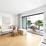 Stylish Modern Beachside With Pool & Seaview Διαμέρισμα Quarteira
