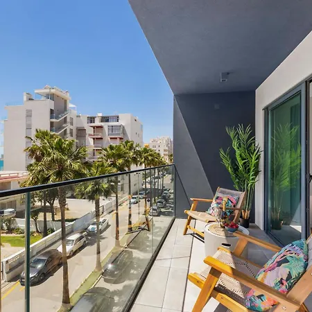 Stylish Modern Beachside With Pool & Seaview Quarteira