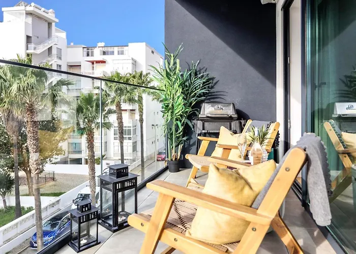 Stylish Modern Beachside With Pool & Seaview * Quarteira