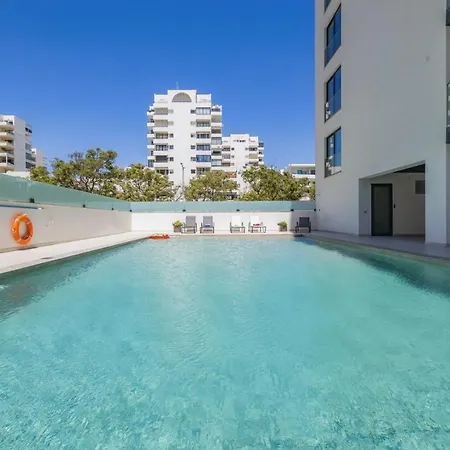 Stylish Modern Beachside With Pool & Seaview *