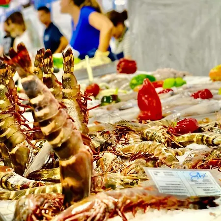 Stylish Modern Beachside With Pool & Seaview *