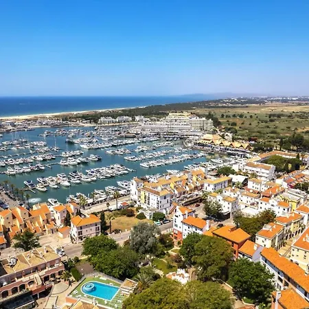 Stylish Modern Beachside With Pool & Seaview Apartment *