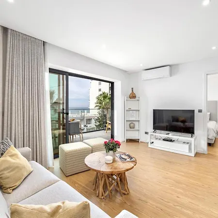 Stylish Modern Beachside With Pool & Seaview * Quarteira