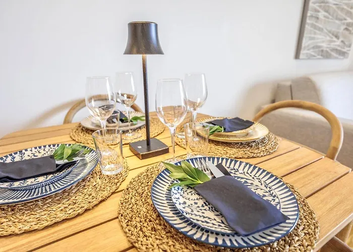 Apartament Stylish Modern Beachside With Pool & Seaview *